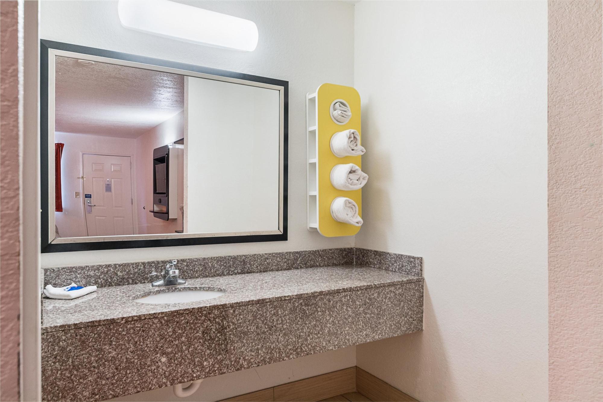 Motel 6-San Antonio, Tx - Fiesta Trails Εξωτερικό φωτογραφία