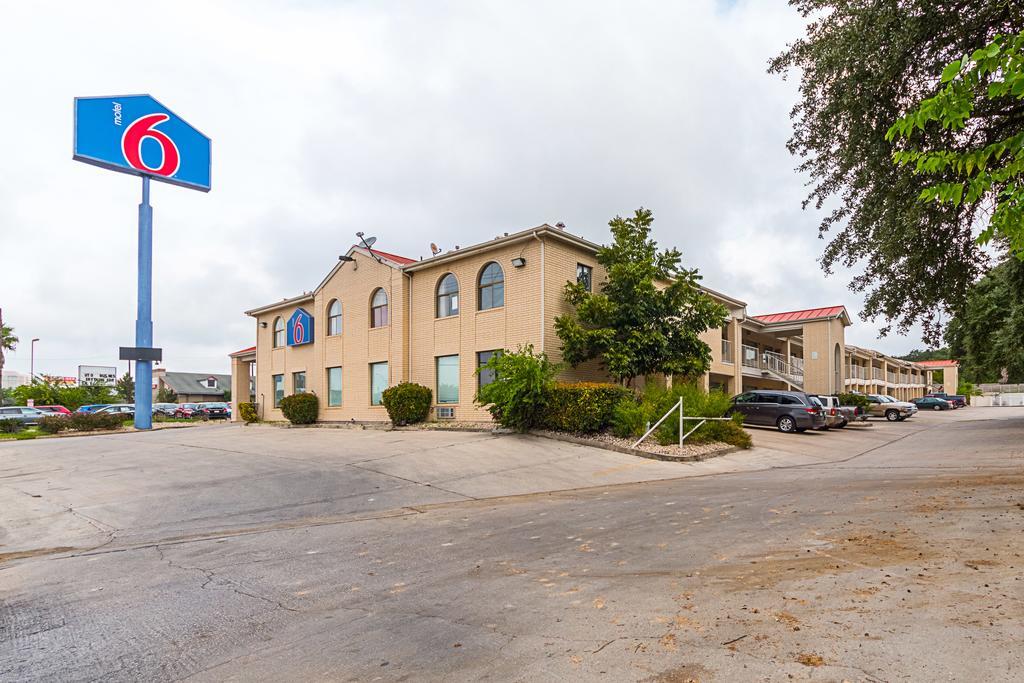 Motel 6-San Antonio, Tx - Fiesta Trails Εξωτερικό φωτογραφία