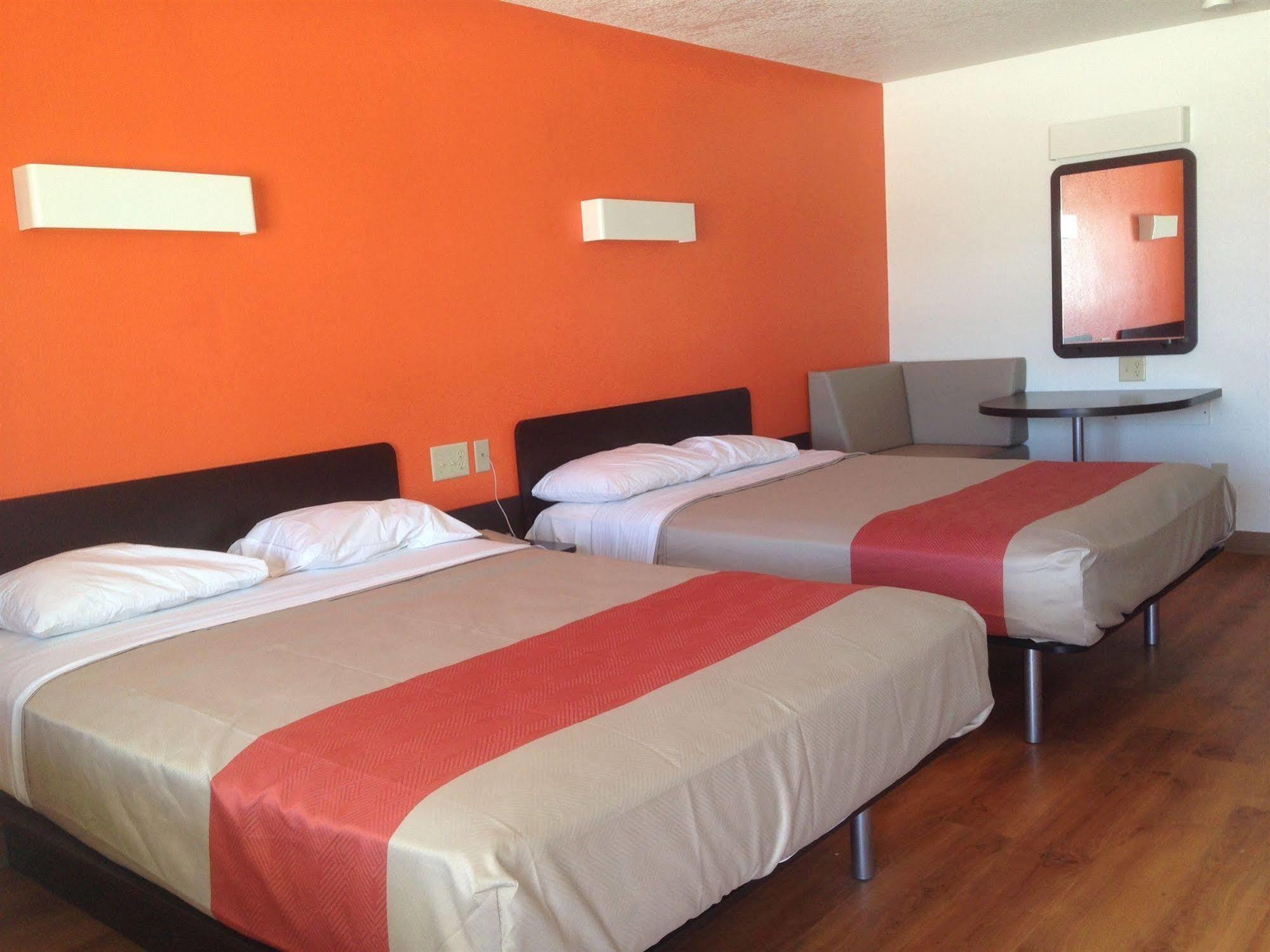 Motel 6-San Antonio, Tx - Fiesta Trails Εξωτερικό φωτογραφία